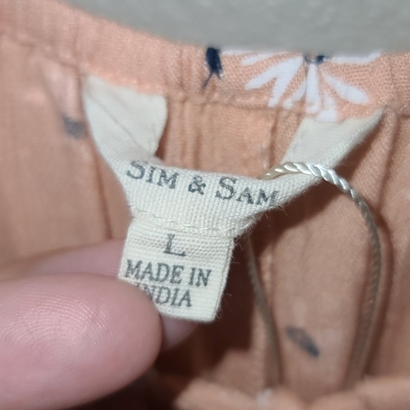 Sim & Sam Floral Top Size Large - Picture 3 of 6
